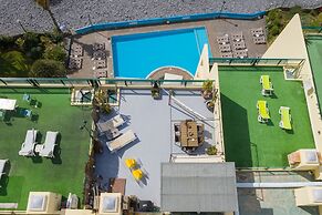 Charming Paint House Apartment in Pestana