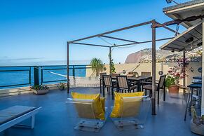 Charming Paint House Apartment in Pestana
