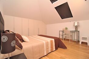 Living Apartment With Private Pool, Jacuzzi and Gym