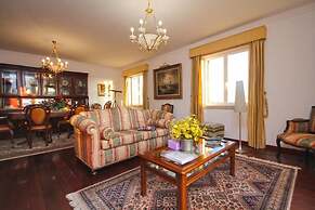 Old Town Apartment Sea View