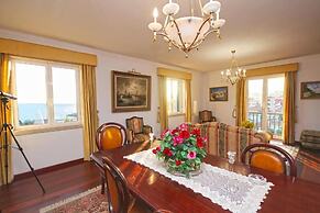 Old Town Apartment Sea View