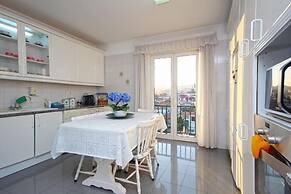 Old Town Apartment Sea View