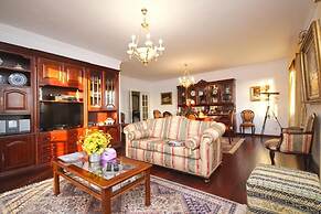 Old Town Apartment Sea View