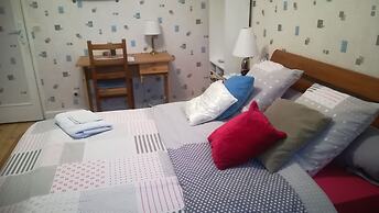 Chambre dans une maison pleine de vie