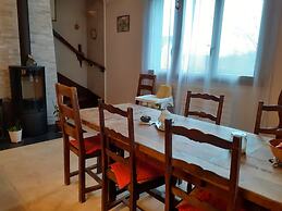 Chambre dans une maison pleine de vie