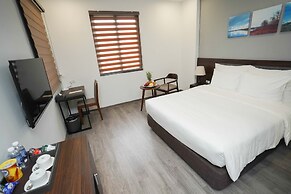 Reyna Hotel Hanoi