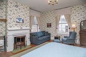 The Jeremiah Mason House B & B