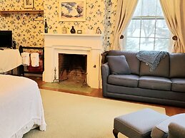 The Jeremiah Mason House B & B