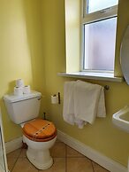 Golden Dawn Guesthouse