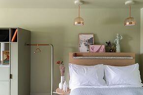 Locke At Broken Wharf