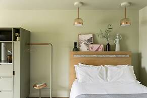 Locke At Broken Wharf