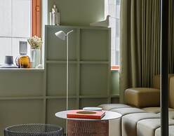 Locke At Broken Wharf