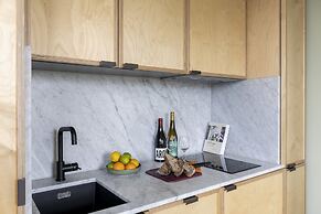 Locke At Broken Wharf