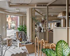 Locke At Broken Wharf