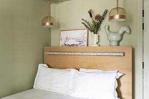 Locke At Broken Wharf