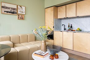 Locke At Broken Wharf