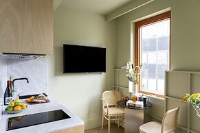 Locke At Broken Wharf