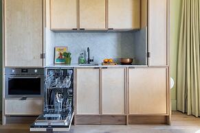 Locke At Broken Wharf