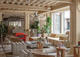 Locke At Broken Wharf