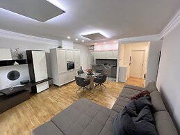 Trieste 411 (Rooms & Apartments)