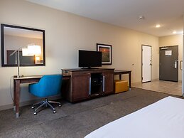 Flag Point Inn & Suites Pratt by FairBridge