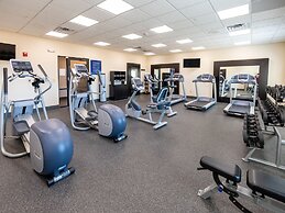 Flag Point Inn & Suites Pratt by FairBridge