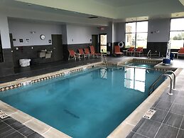 Flag Point Inn & Suites Pratt by FairBridge