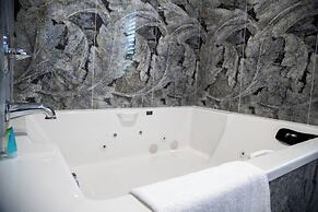 Pico Rivera Inn and Suites