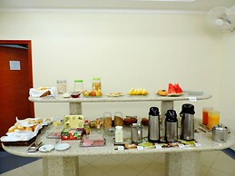 Hotel Pequeno Mundo II