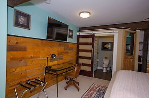 Tobacco Warehouse Inn