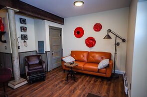 Tobacco Warehouse Inn
