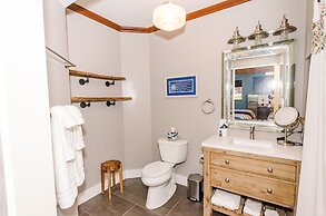 Tobacco Warehouse Inn