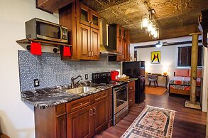 Tobacco Warehouse Inn