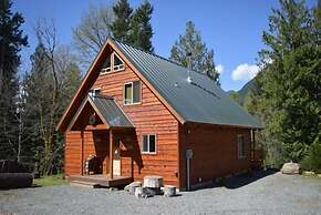 Creekside Cabin