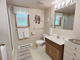 Papa`s Packwood Cabin