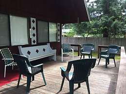 Papa`s Packwood Cabin