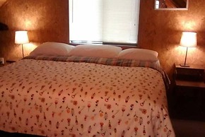 Papa`s Packwood Cabin