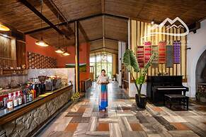 Ba Khan Village Resort