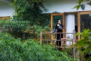 Ba Khan Village Resort