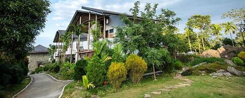 Ba Khan Village Resort