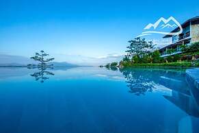 Ba Khan Village Resort