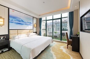 Yiwu Luck Bear Hotel