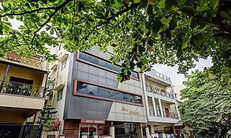 Itsy Hotels Shree Comforts