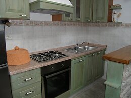 Easeful Pifar Apartment great location