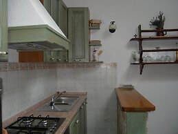 Easeful Pifar Apartment great location