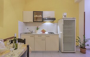 Pleasant Oriana Apartment near Sea