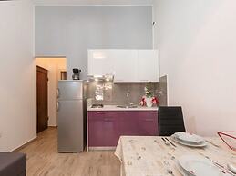 Pleasant Oriana Apartment near Sea