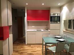 Gorgeous Biserka Apartment near the sea