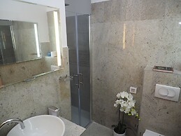 Comfortable Nena Apartment with Nice View