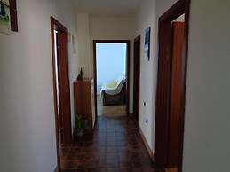 Gorgeous Tone Apartment